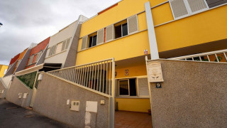 Chalet adosado en venta en calle Fernando de Rojas, 9