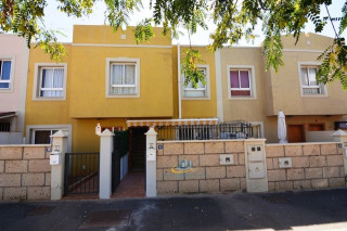 Chalet adosado en venta en calle Jara, 6