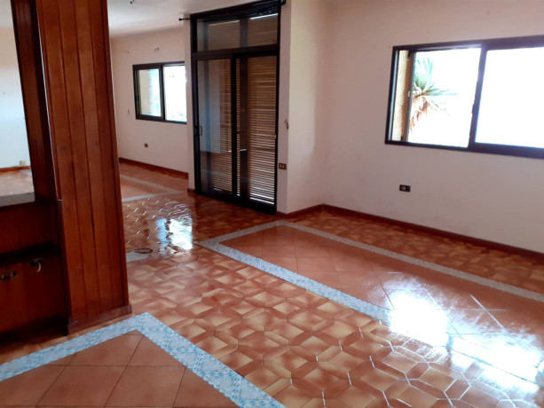 casa-o-chalet-en-venta-en-calle-perez-reyes-sn-big-3