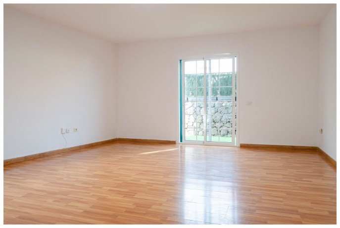 chalet-adosado-en-venta-en-calle-nivaria-big-2