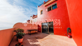 Chalet adosado en venta en calle Chicoro