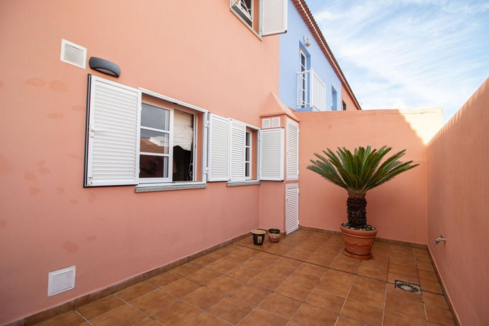 chalet-adosado-en-venta-en-calle-cesar-manrique-big-8