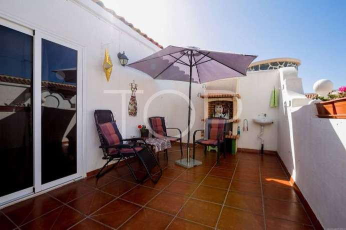 chalet-adosado-en-venta-en-la-caleta-big-25