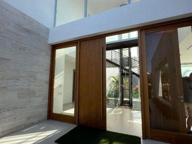 chalet-adosado-en-venta-en-avenida-macaronesia-big-3