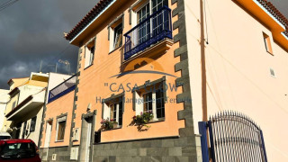 Chalet adosado en venta en calle Mejico