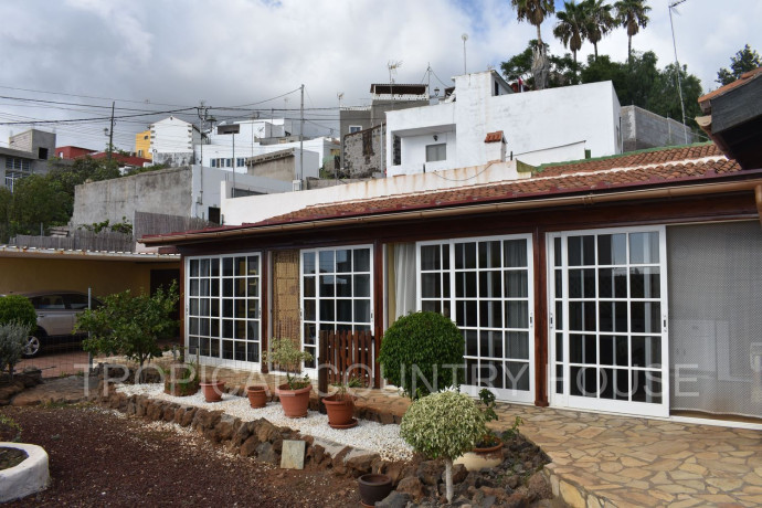 casa-o-chalet-independiente-en-venta-en-guia-de-isora-big-1