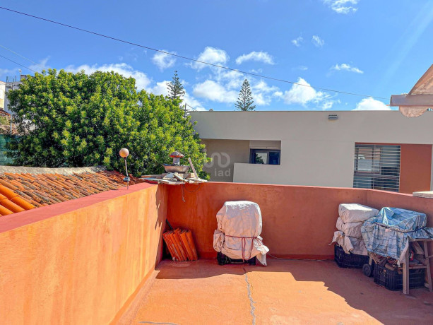 casa-o-chalet-en-venta-en-arico-big-18