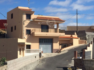 Casa o chalet en venta en calle Silvestre Marrerro