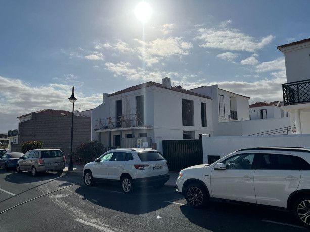 chalet-pareado-en-venta-en-calle-la-ola-6-big-24