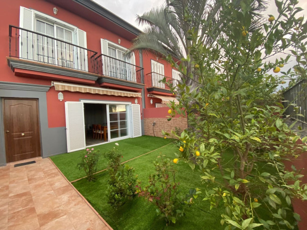 chalet-adosado-en-venta-en-calle-dalia-16-big-1