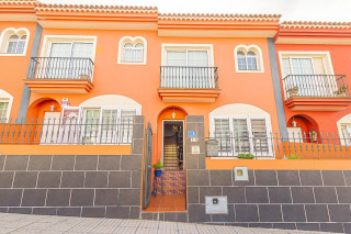 Chalet adosado en venta en calle El Campo, 6