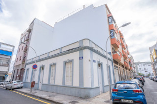 Chalet adosado en venta en calle Cervantes