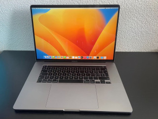 MacBook Pro de 16" (2019), 16 GB de RAM, 1 TB de SSD, Intel Core i7 de 2,6 GHz