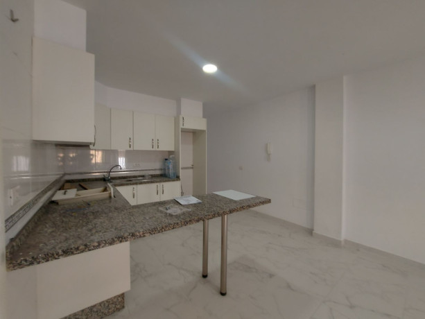 piso-en-venta-en-calle-el-majuelo-cabo-blanco-7-big-2