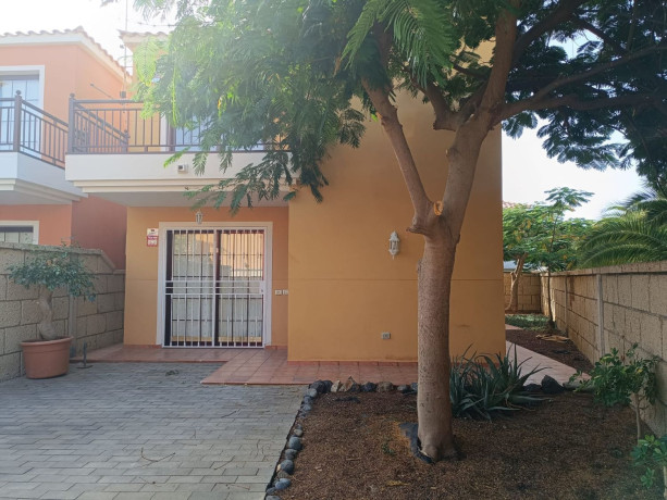 casa-o-chalet-independiente-en-venta-en-labrusca-big-0