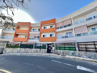 Chalet adosado en venta en calle Baja Fuera