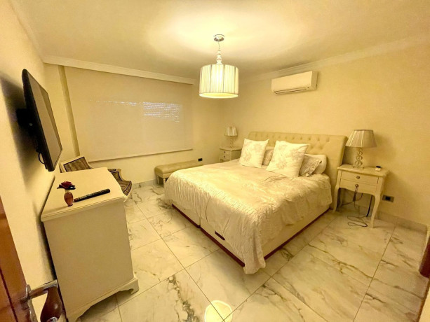 chalet-pareado-en-venta-en-avenida-kurt-konrad-mayer-big-12
