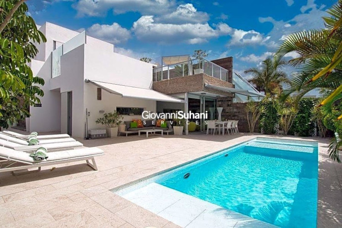 casa-o-chalet-independiente-en-venta-en-playa-del-duque-big-0