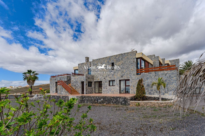 casa-o-chalet-en-venta-en-los-menores-big-1