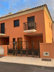 Chalet pareado en venta en calle marruecos s/n