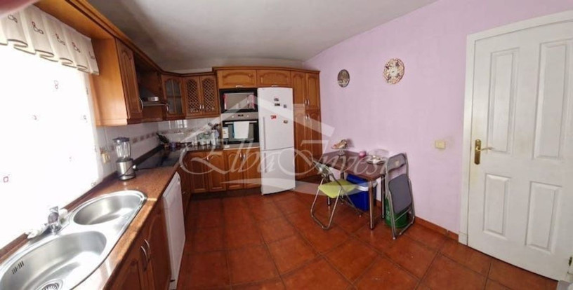 chalet-adosado-en-venta-en-casco-urbano-big-0