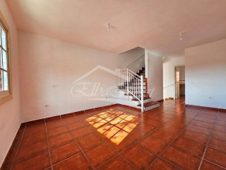 Chalet adosado en venta en Casco Urbano