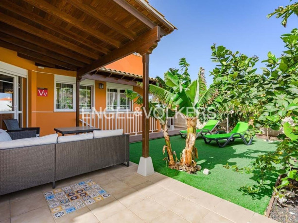 casa-o-chalet-en-venta-en-los-cristianos-big-1