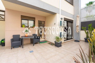 Chalet adosado en venta en calle Chimbesque