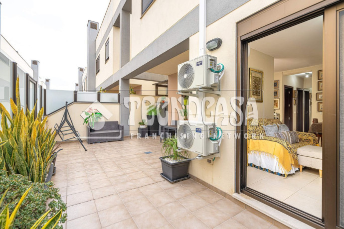 chalet-adosado-en-venta-en-calle-chimbesque-big-2