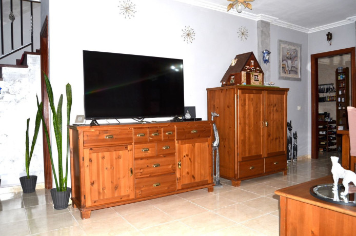 casa-o-chalet-independiente-en-venta-en-calle-labrusca-6-big-12