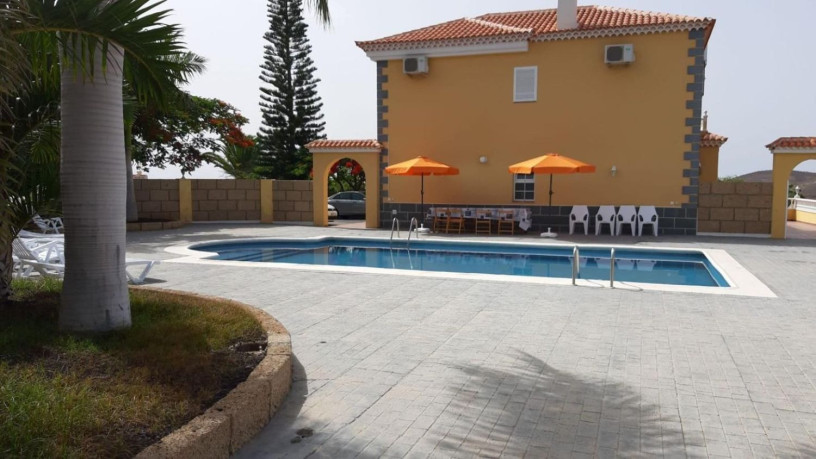 casa-o-chalet-independiente-en-venta-en-san-miguel-de-abona-big-0