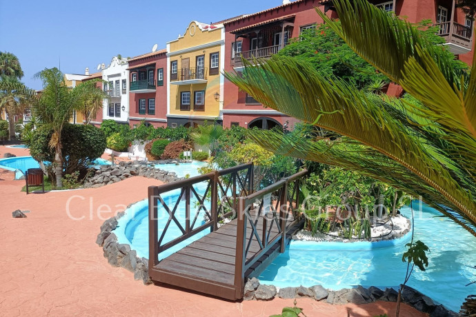 chalet-adosado-en-venta-en-jardin-botanico-big-0