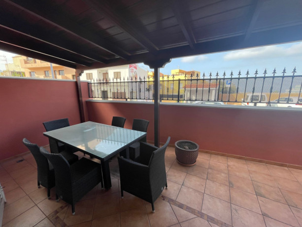 chalet-adosado-en-venta-en-calle-la-cruz-46-big-2