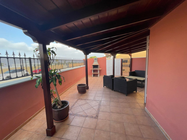 chalet-adosado-en-venta-en-calle-la-cruz-46-big-1