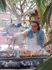 ASADOS, ARROCES (PAELLAS)