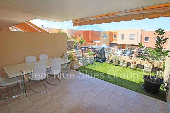 chalet-adosado-en-venta-en-los-girasoles-big-0