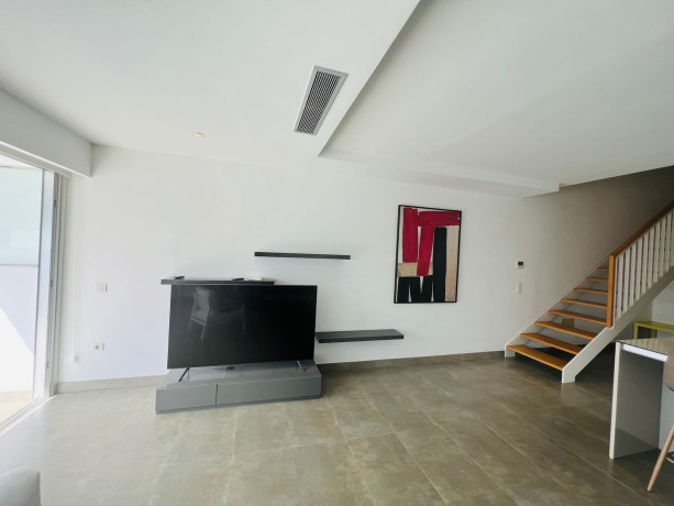 duplex-en-venta-en-c-playa-de-diego-hernandez-10-big-4