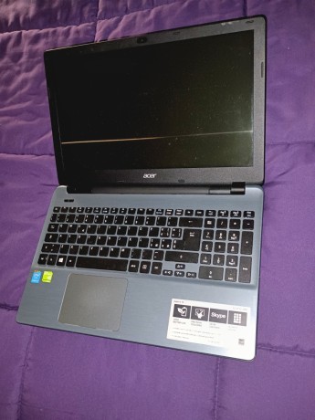 se-vende-portatil-acer-italiano-big-5