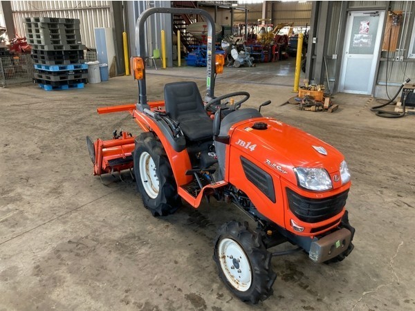 tractores-agricolas-kubota-japon-4x4-big-1