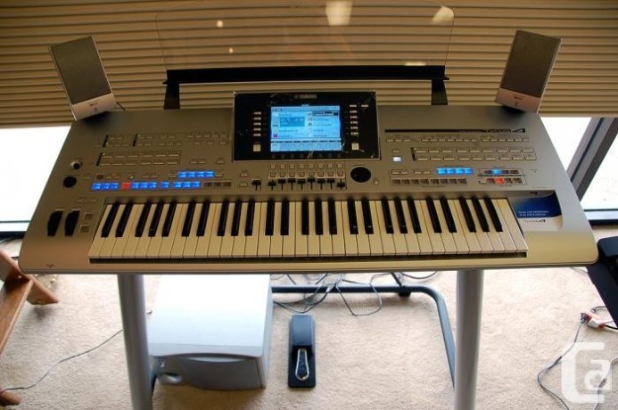 yamaha-tyros-4-61-key-pro-arranger-workstation-big-0