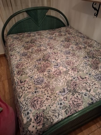 cama-de-madera-color-verde-con-colchon-perfecto-estado-big-0