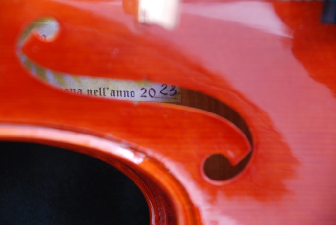 violin-de-notable-artesania-cremonesa-model-stradivari-messiah-1716-big-17