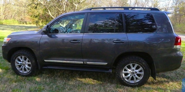 2020-toyota-land-cruiser-big-1