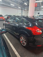 Alquiler coche Ford Focus