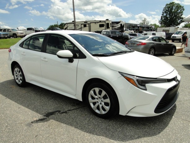 para-venta-2024-toyota-corolla-le-big-2