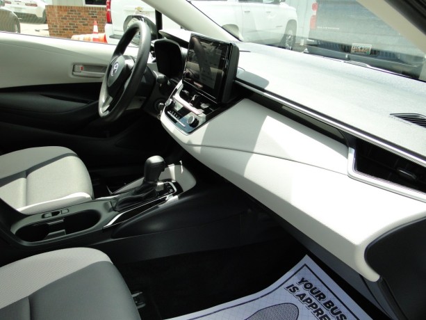 para-venta-2024-toyota-corolla-le-big-0