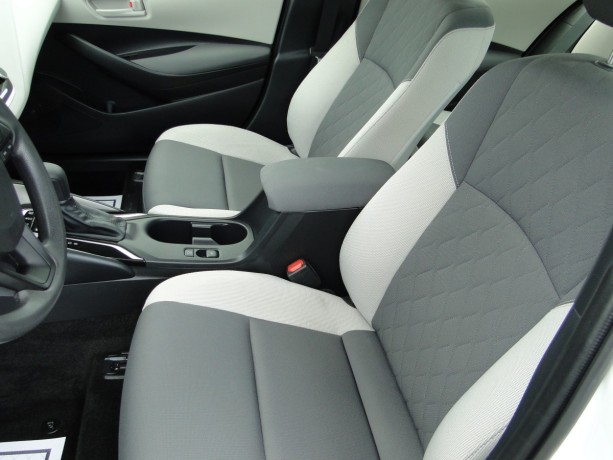 para-venta-2024-toyota-corolla-le-big-3