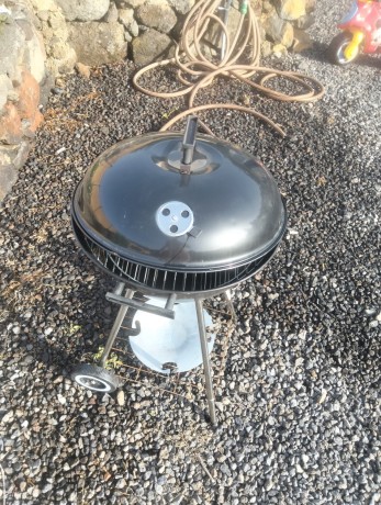barbacoa-portatil-con-2-ruedas-big-0