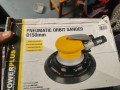 lijadora-orbital-neumatica-powerplus-de-150mm-ideal-para-trabajos-profesionales-y-bricolaje-small-0