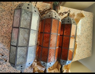 Lámparas colgantes vintage de cristal tallado en diferentes colores, ideales para decoración única